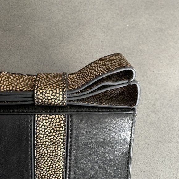 ZAC Posen bow spotted design magnetic clutch - Picture 11 of 11